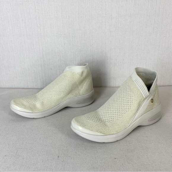Bzees LIKE NEW Women's Romance Booties Hi-Top Cream/Gold Knit Sneaker - Size 10W - Picture 6 of 15